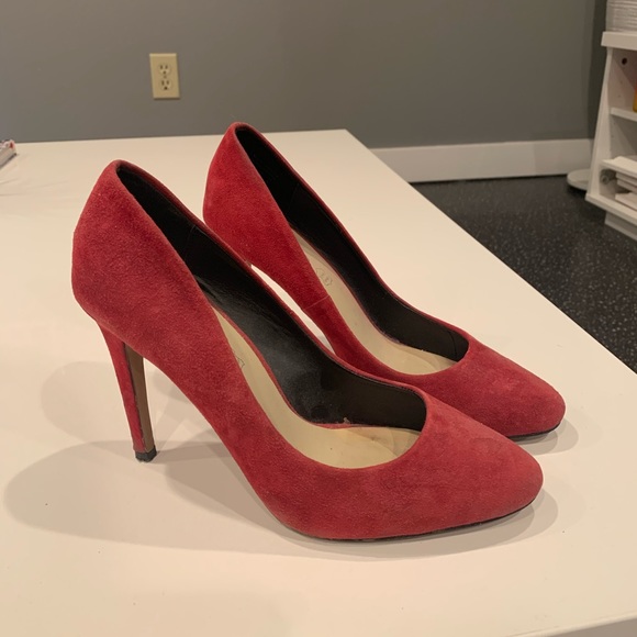 Red heels - Picture 2 of 2